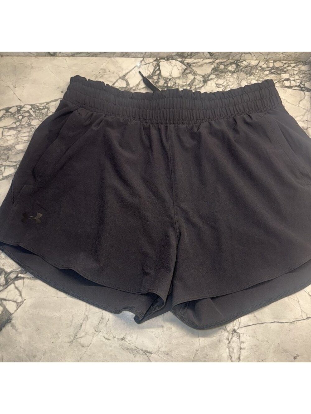 Under Armour Women’s Large Black Woven Shorts Athletic